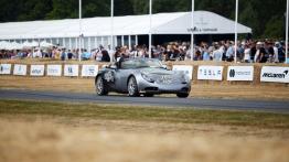 Szybkie ściganie podczas Festiwalu Szybkości w Goodwood