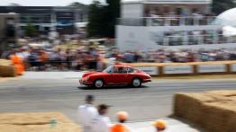 Szybkie ściganie podczas Festiwalu Szybkości w Goodwood