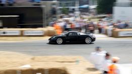 Szybkie ściganie podczas Festiwalu Szybkości w Goodwood