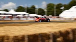 Szybkie ściganie podczas Festiwalu Szybkości w Goodwood