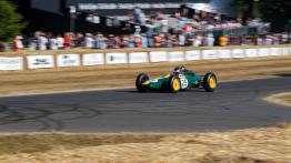 Szybkie ściganie podczas Festiwalu Szybkości w Goodwood