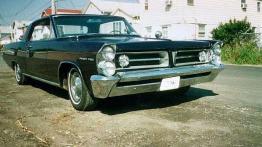 Ognisty ptak wodza Siuksów - Pontiac Firebird