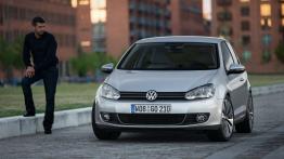 Volkswagen Golf VI Hatchback 3D - widok z przodu