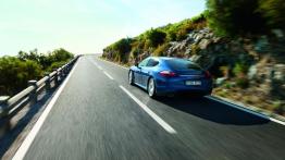Porsche Panamera S Hybrid - tył - reflektory wyłączone