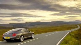 Bentley Continental GT Speed - widok z tyłu