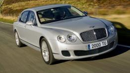 Bentley Continental Flying Spur Speed - widok z przodu