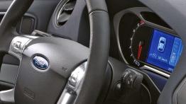Ford Mondeo 2007 4d - deska rozdzielcza