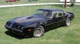 Ognisty ptak wodza Siuksów - Pontiac Firebird