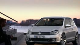 Volkswagen Golf VI Hatchback 3D - widok z przodu