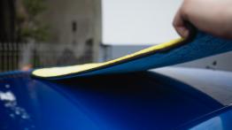 Jak bezpiecznie i profesjonalnie czyścić samochód?