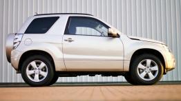 Suzuki Grand Vitara 3D - prawy bok