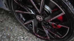 Jak bezpiecznie i profesjonalnie czyścić samochód?