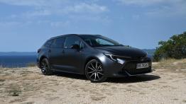 Toyota Corolla TS Kombi GR SPORT 2.0 Hybrid - przód - inne ujêcie