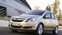 Opel Corsa Hatchback 5D - widok z przodu