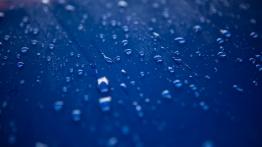 Jak bezpiecznie i profesjonalnie czyścić samochód?