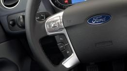 Ford Mondeo 2007 4d - sterowanie w kierownicy