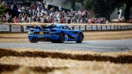 Szybkie ściganie podczas Festiwalu Szybkości w Goodwood