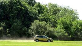 Renault Scenic XMOD - prawy bok