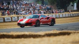 Szybkie ściganie podczas Festiwalu Szybkości w Goodwood