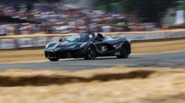 Szybkie ściganie podczas Festiwalu Szybkości w Goodwood