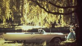 Ford Thunderbird - prawy bok