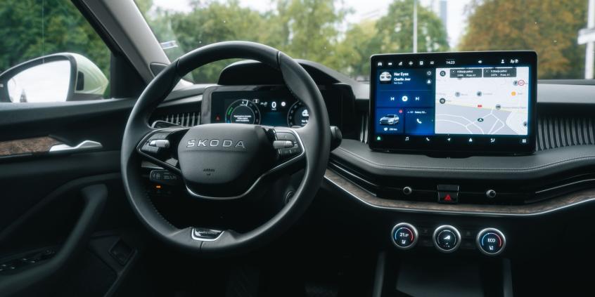 Skoda Superb Combi L&amp;K PHEV - czasy się zmieniają i hybrydy też