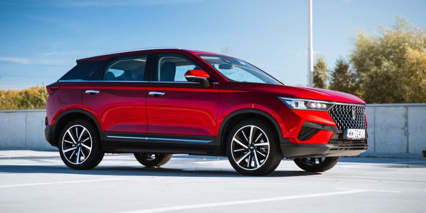 Bestune T77 to pozorna okazja. Ma jednak jedną zaletę