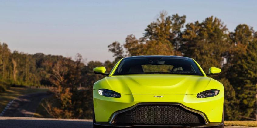 Aston Martin Jamesa Bonda trafi na drogi
