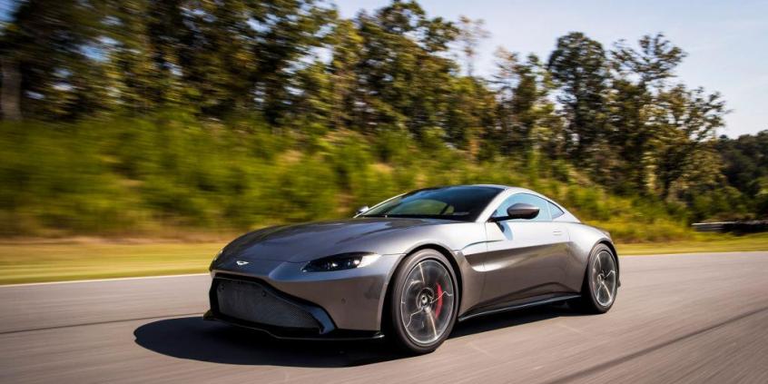 Aston Martin Jamesa Bonda trafi na drogi
