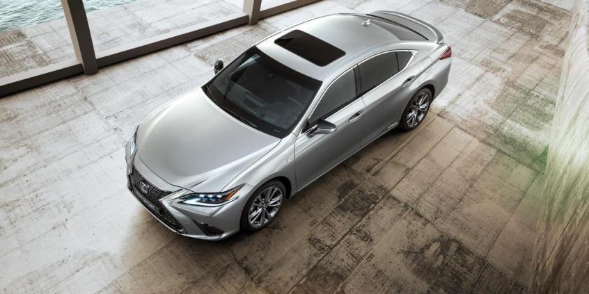 Nowy Lexus ES dotrze do Europy
