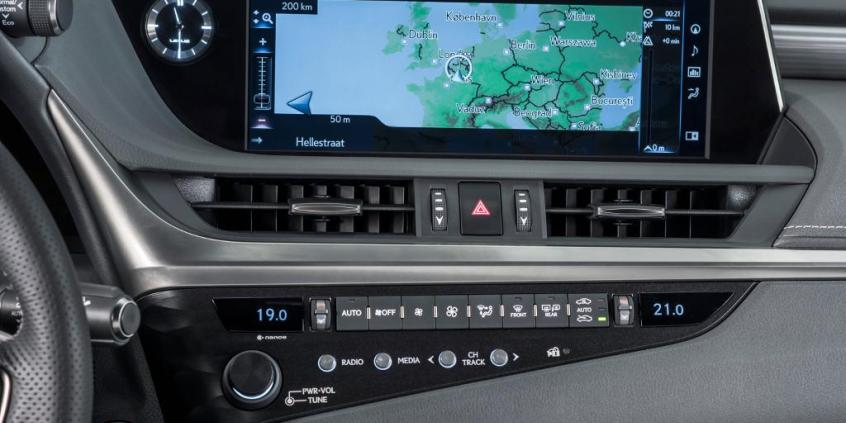 Nowy Lexus ES dotrze do Europy