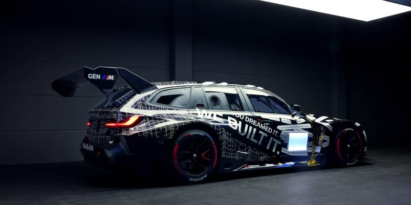 Zaczęło się od żartu, skończyło na podium. Wyścigowe BMW M3 Touring podbija Nürburgring