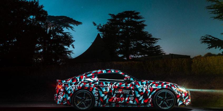 Zamaskowana Toyota Supra w Goodwood