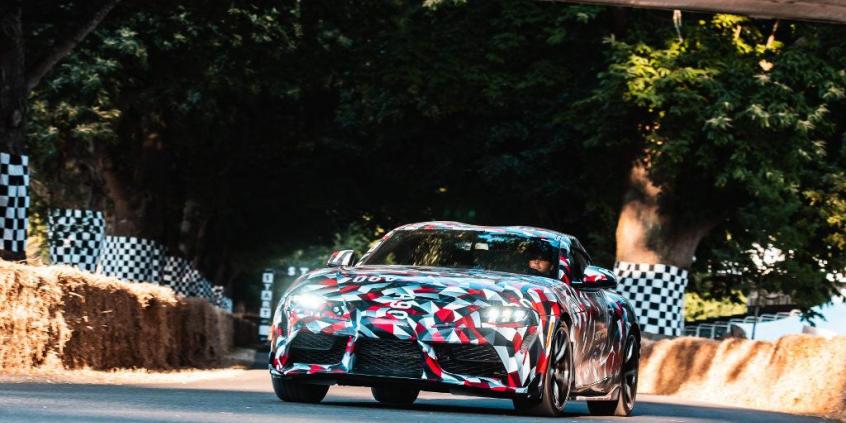 Zamaskowana Toyota Supra w Goodwood