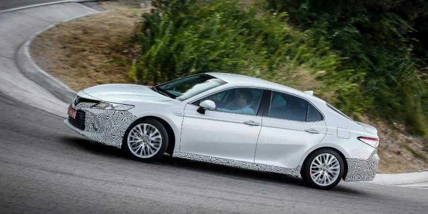 Toyota Camry dla Europejczyka. Z nowym napędem hybrydowym