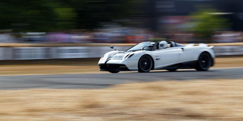 Szybkie ściganie podczas Festiwalu Szybkości w Goodwood