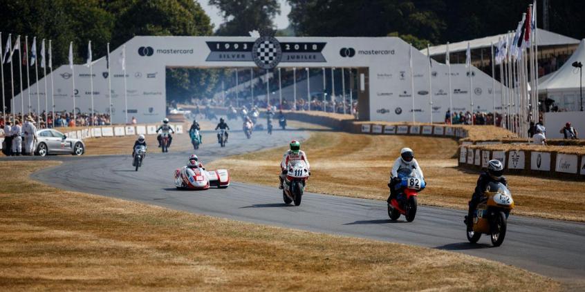 Szybkie ściganie podczas Festiwalu Szybkości w Goodwood