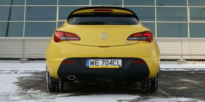 Błyskawica, która odwraca głowy - Opel Astra GTC
