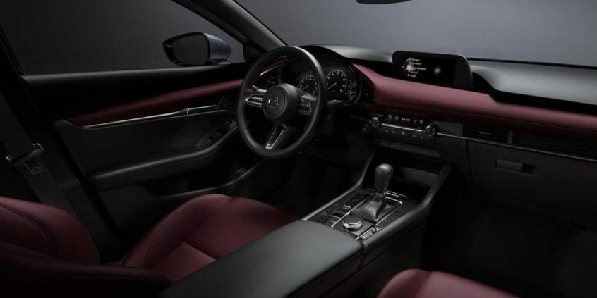 Nowa Mazda 3 w dwóch odmianach debiutuje w LA
