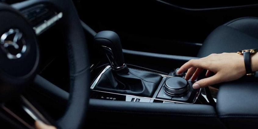 Nowa Mazda 3 w dwóch odmianach debiutuje w LA