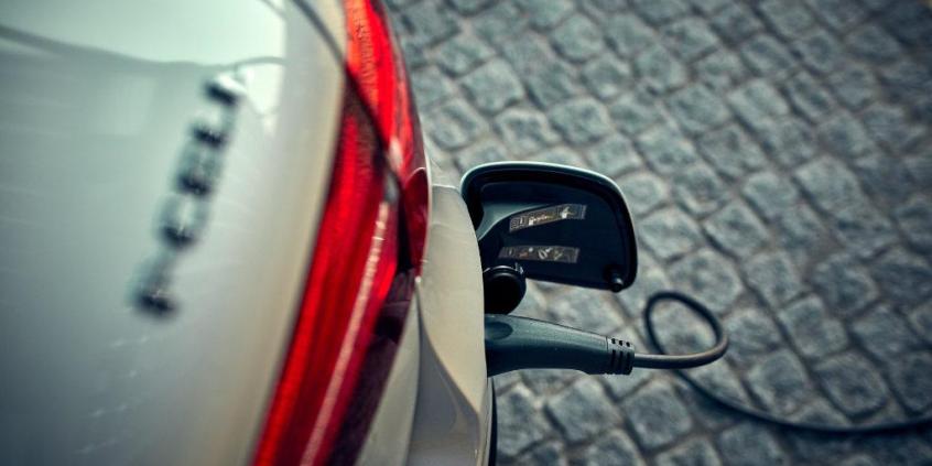 Takiego napędu jeszcze nikt nie ma. Mercedes wyprzedził Toyotę, Hyundaia i całą resztę