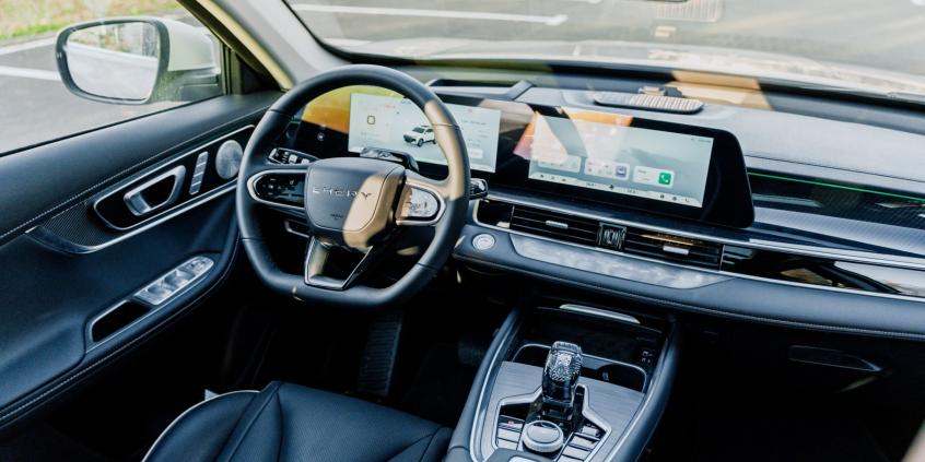 Porównanie: Kia Sportage 1.6 T-GDI DCT Business Line vs Chery Tiggo 7 1.6 T-GDI DCT Prestige. Czy Kia obroni pozycję lidera?