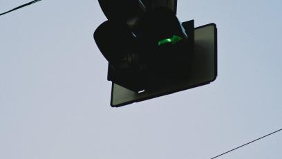 Zielona strzałka bez STOP? Ministerstwo zapowiedziało wielkie zmiany w przepisach - zielona strzałka i sekundniki