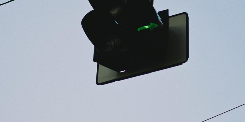 Zielona strzałka bez STOP? Ministerstwo zapowiedziało wielkie zmiany w przepisach - zielona strzałka i sekundniki