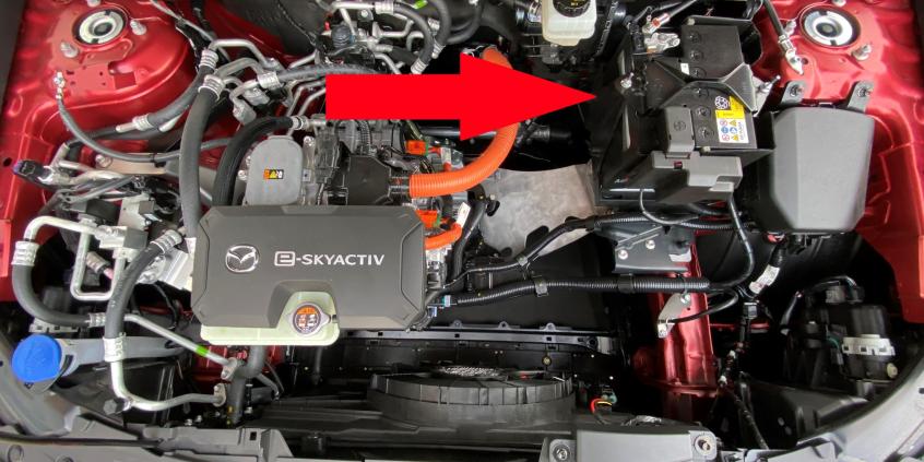 Po co akumulator 12-woltowy w aucie elektrycznym? Jest ważniejszy, niż myślisz [poradnik]