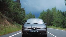 Seat Toledo - przód - reflektory wyłączone