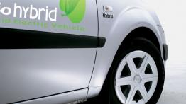 Kia Rio 2005 Hybryda - prawy bok