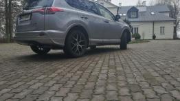 Toyota RAV4 – zima z hybrydą