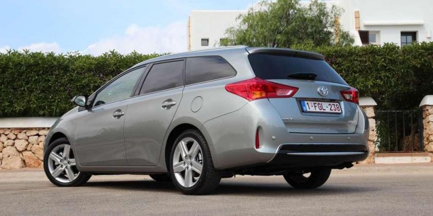 Toyota Auris Touring Sports - luka wypełniona