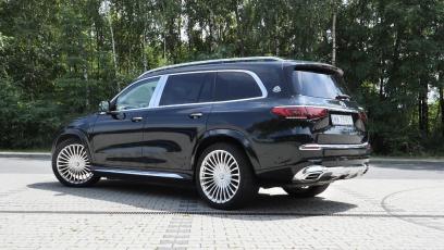 Maybach GLS 600 – możesz ubrać skarpety do sandałów